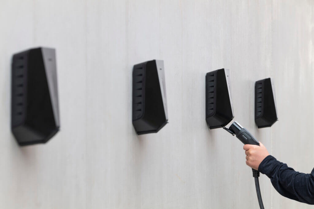 Charger on wall - Tinn Energi & Fiber - Tinn Energi & Fiber Easee elbilladere
